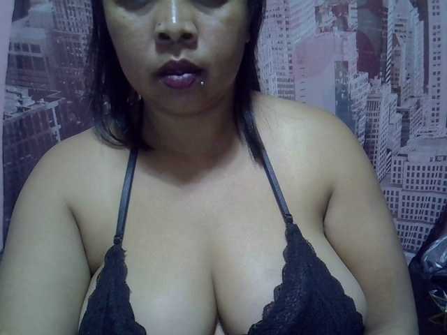bigass-tits live cam preview