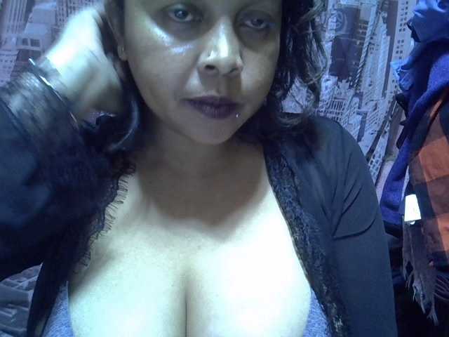 bigass-tits live webcam show