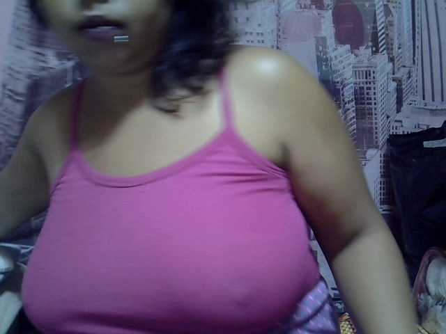bigass-tits live cam on BongaCams