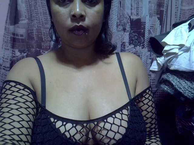 bigass-tits live webcam show