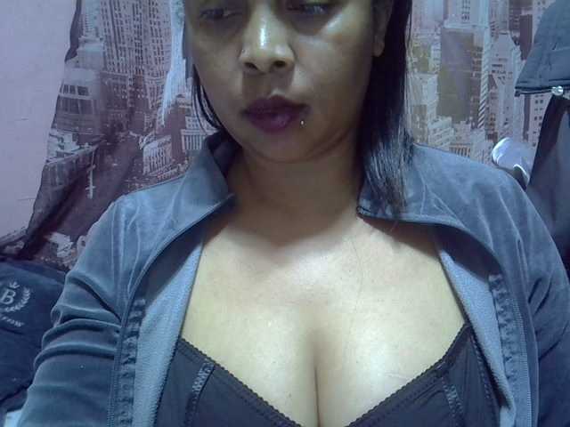 bigass-tits live cam preview