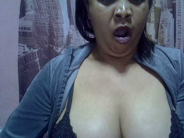 bigass-tits live cam preview