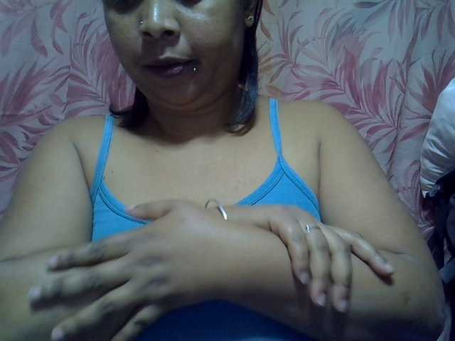 bigass-tits live cam on BongaCams