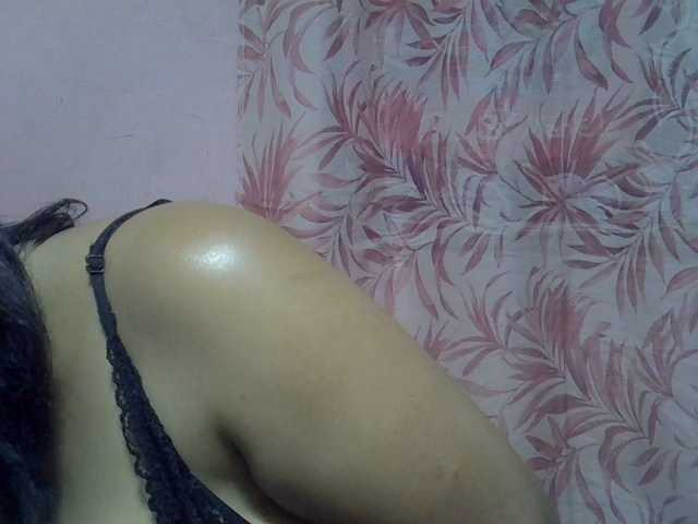 bigass-tits live cam on BongaCams