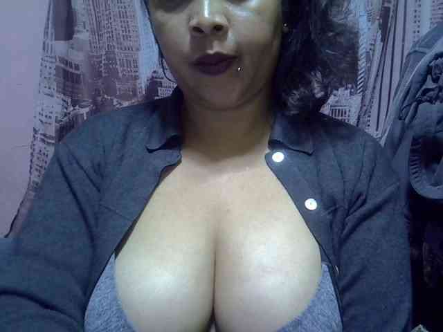 bigass-tits webcam