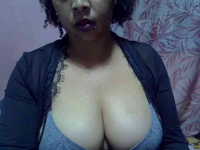 bigass-tits webcam