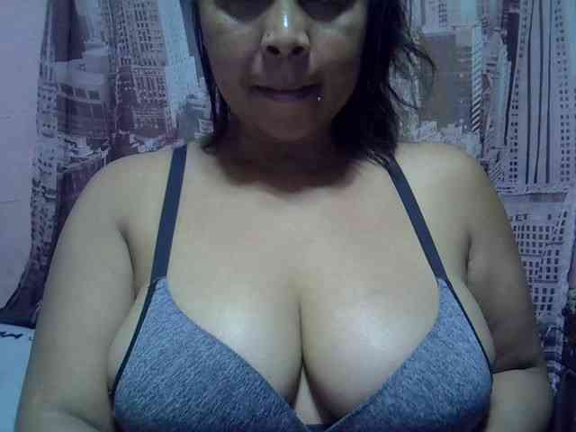 bigass-tits webcam