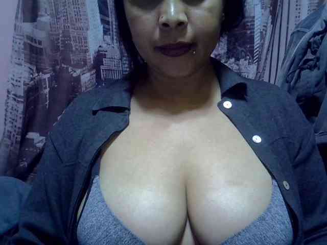 bigass-tits webcam