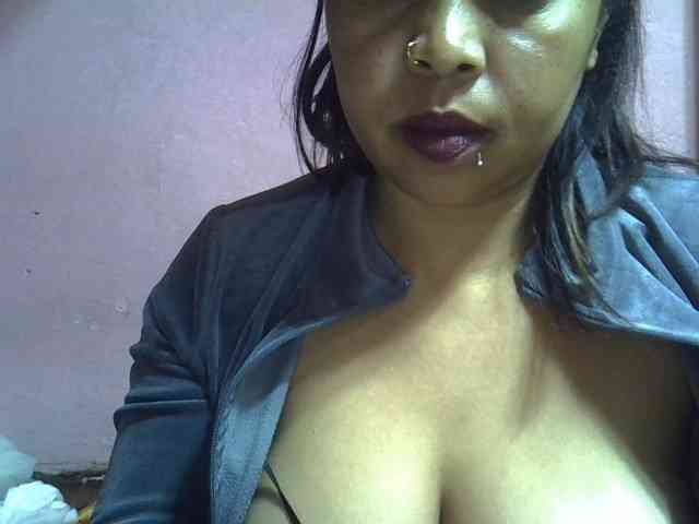 Model: bigass-tits