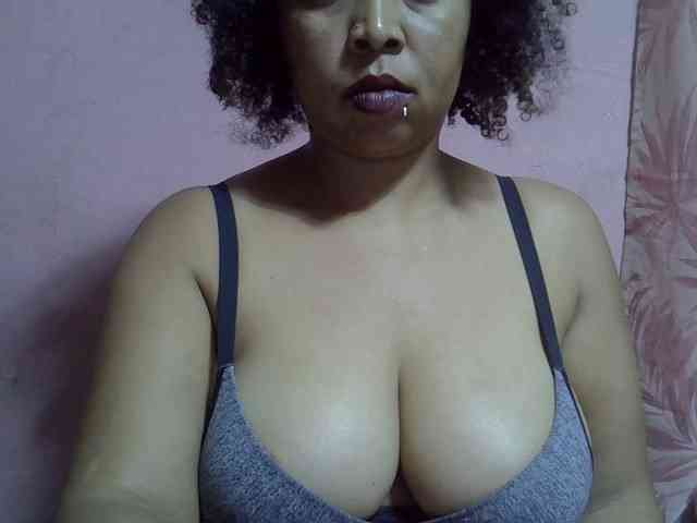 bigass-tits webcam