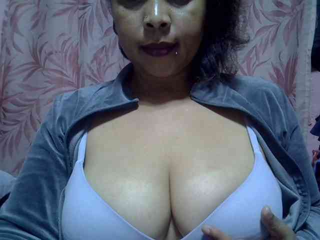 bigass-tits webcam
