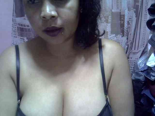 bigass-tits Live Webcam on BongaCams