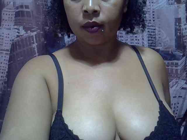 Model: bigass-tits