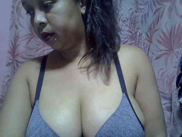 bigass-tits webcam