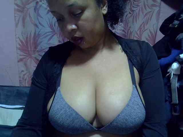 bigass-tits webcam