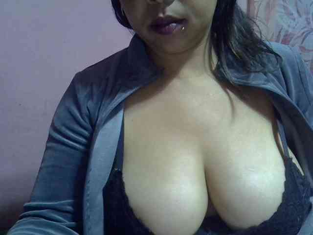 bigass-tits webcam