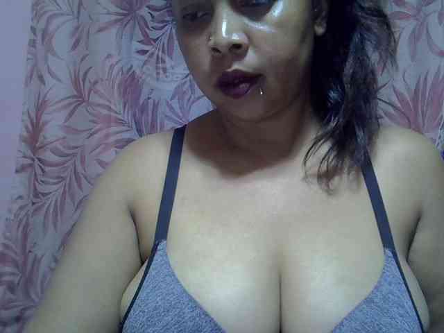 bigass-tits webcam