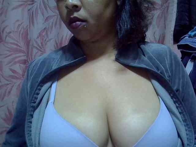 bigass-tits webcam