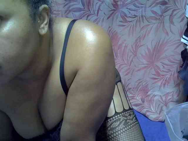 bigass-tits Live Webcam on BongaCams