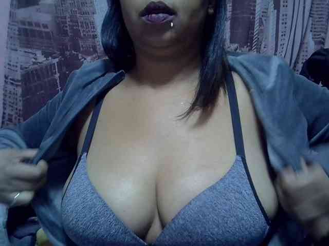 bigass-tits webcam