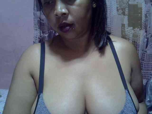 bigass-tits webcam