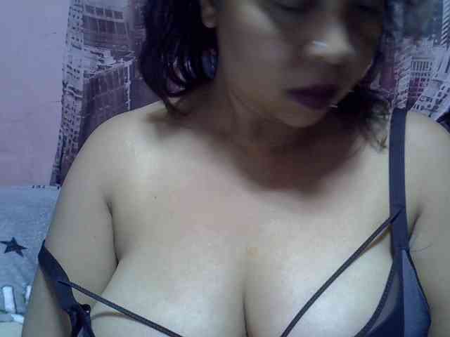bigass-tits webcam
