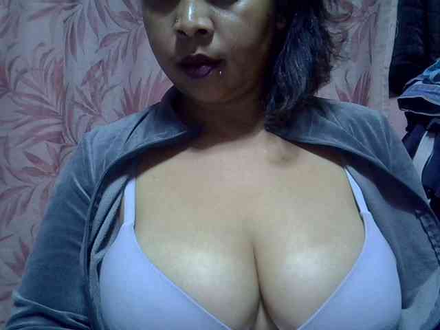 bigass-tits webcam