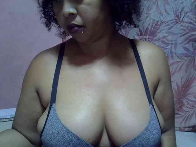 bigass-tits webcam