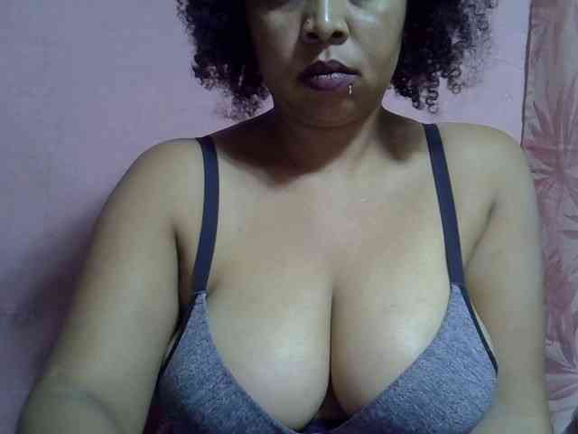 bigass-tits webcam