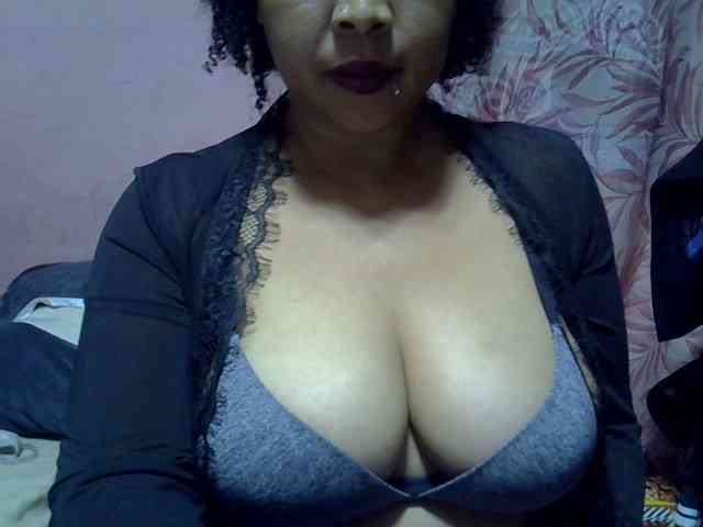 bigass-tits webcam
