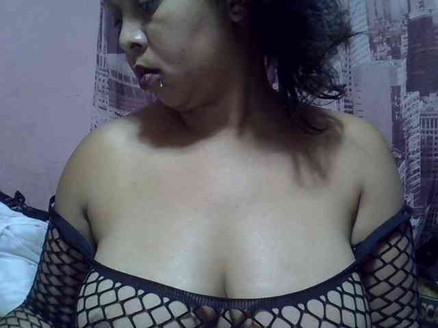 bigass-tits Live Webcam on BongaCams