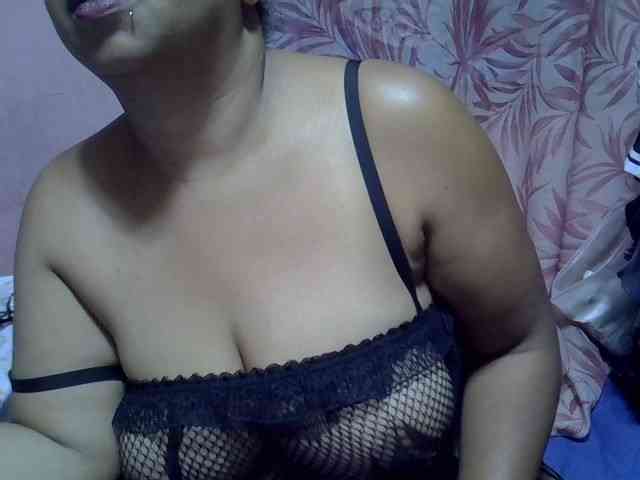 bigass-tits Live Webcam on BongaCams