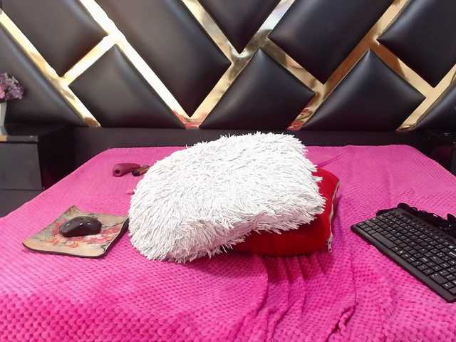 AprilyCrystal live cam on BongaCams