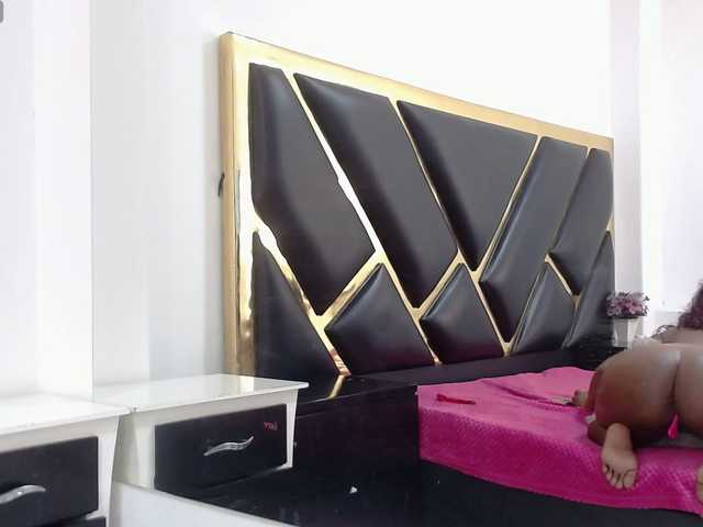 AprilyCrystal live cam on BongaCams