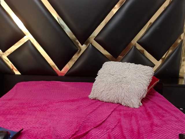 AprilyCrystal live cam on BongaCams