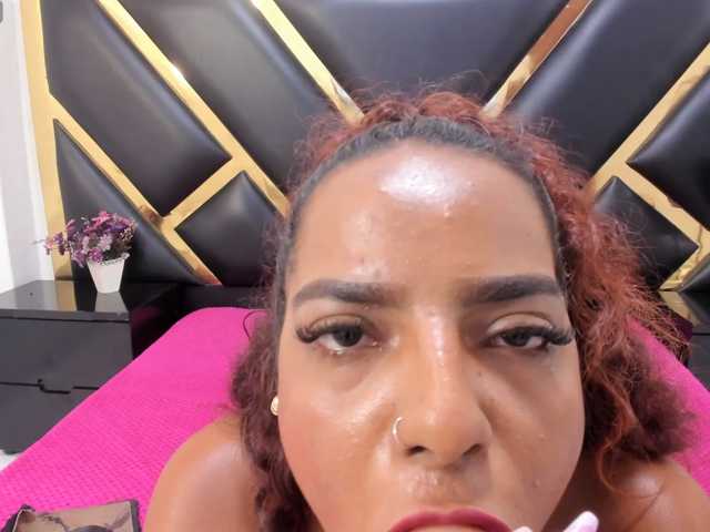 AprilyCrystal live cam on BongaCams