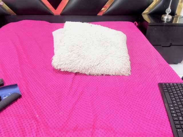 AprilyCrystal live cam on BongaCams