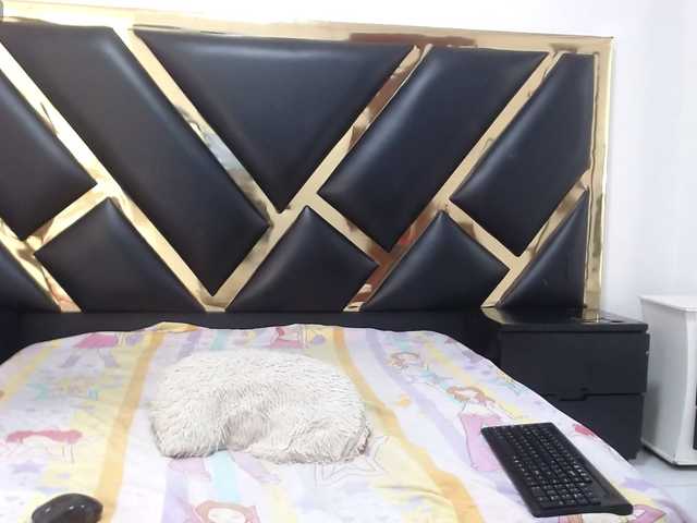 AprilyCrystal live cam on BongaCams