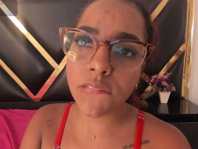 AprilyCrystal live cam on BongaCams