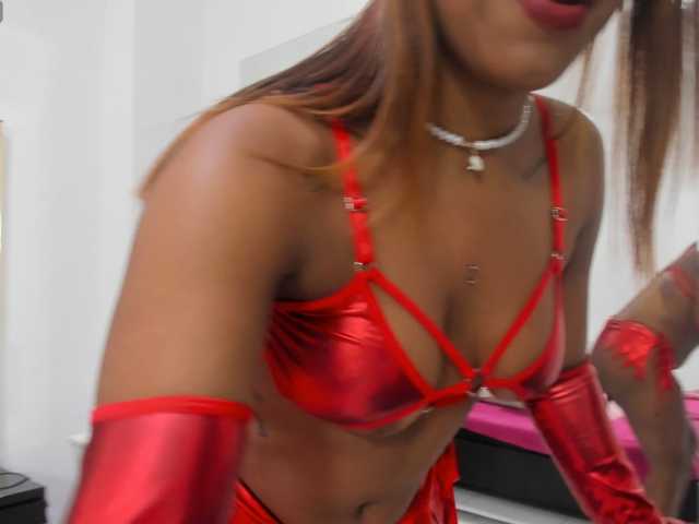 AprilyCrystal live cam on BongaCams