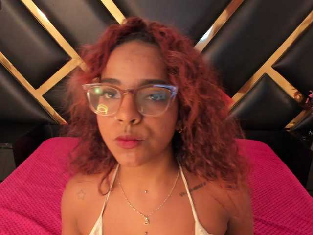 AprilyCrystal live cam on BongaCams