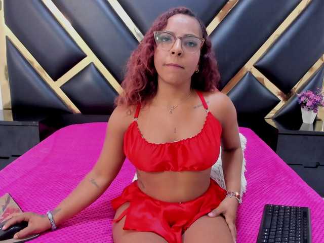 AprilyCrystal live cam on BongaCams