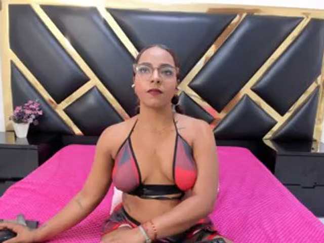 AprilyCrystal live cam on BongaCams