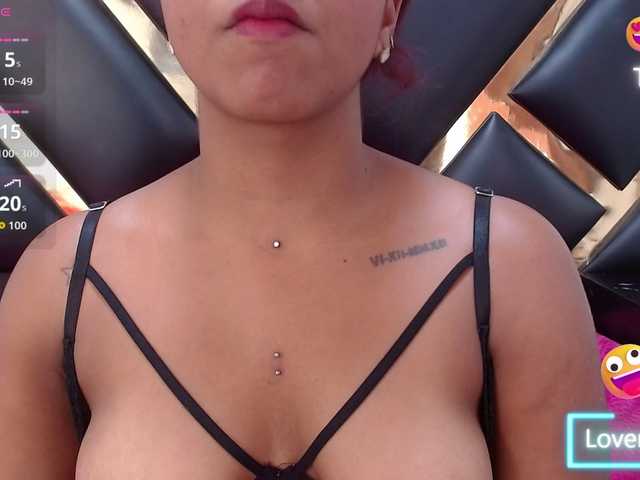 AprilyCrystal live cam on BongaCams