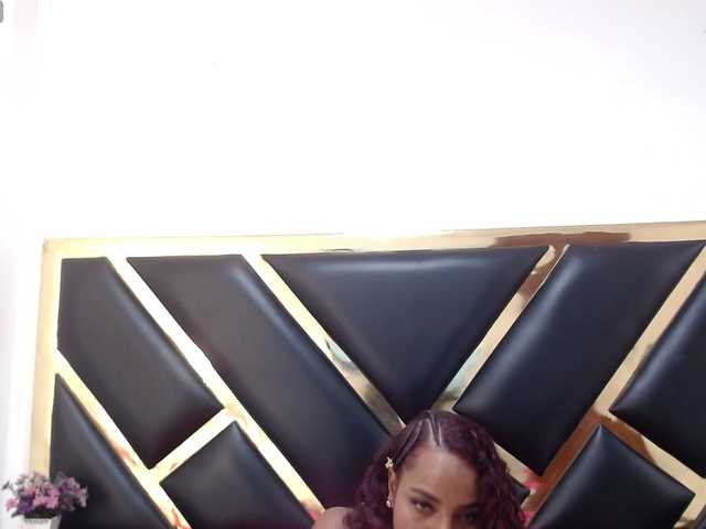 AprilyCrystal live cam on BongaCams