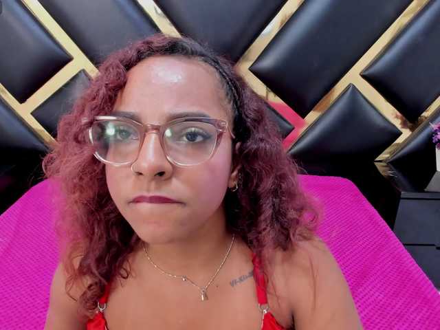 AprilyCrystal live cam on BongaCams