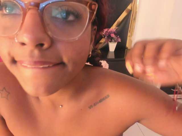 AprilyCrystal live cam on BongaCams