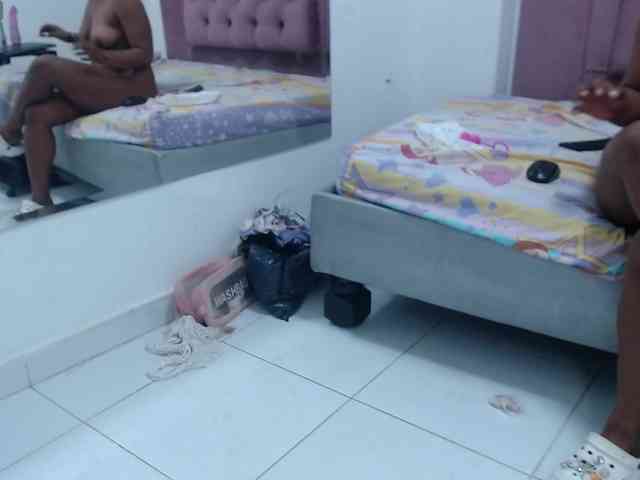 AprilyCrystal Live Webcam on BongaCams