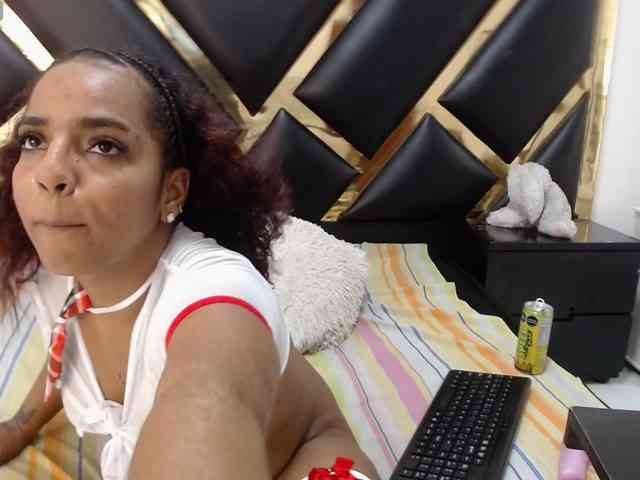 AprilyCrystal webcam