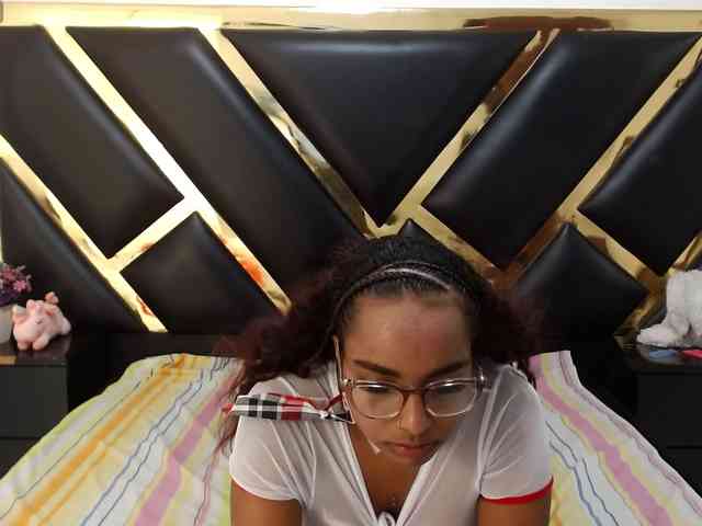 AprilyCrystal webcam